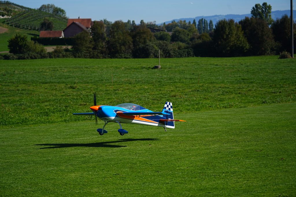 Flugschau MFV-Thal: Kunstflugmodell landung