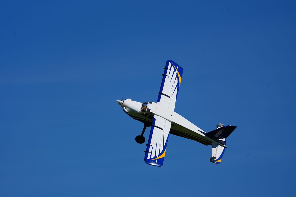 Flugschau MFV-Thal: Hochdecker im flug