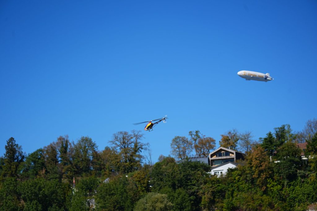 Flugschau MFV-Thal: Helikopter und zeppelin