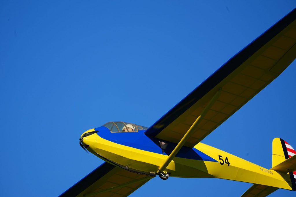 Flugschau MFV-Thal: Oldtimer segler im flug