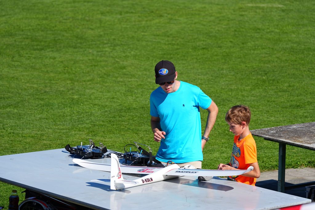 Flugschau MFV-Thal: Jugend am modell