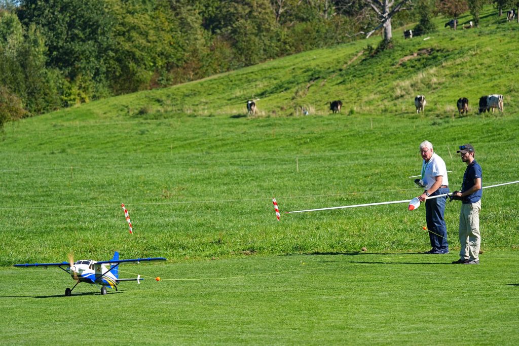 Flugschau MFV-Thal: Flugzeugschlepp start
