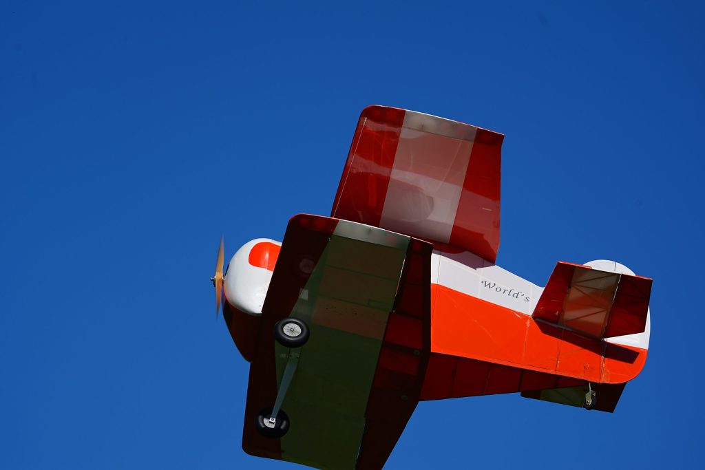 Flugschau MFV-Thal: Doppeldecker im flug
